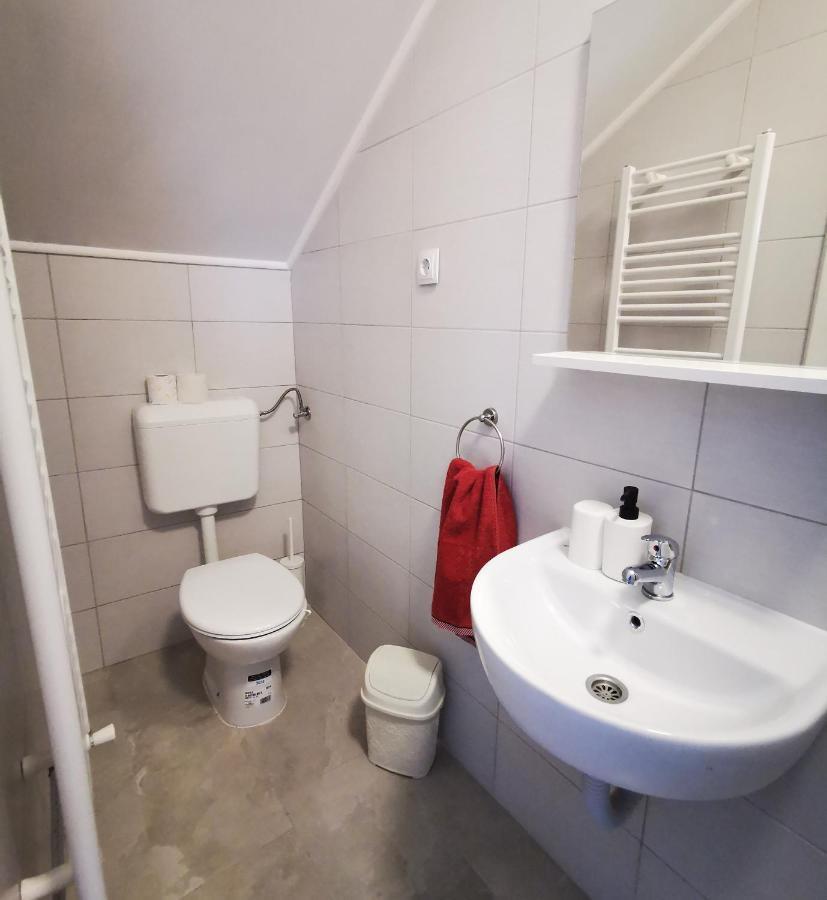 Vila Julija - Apartment & Rooms Otočac 外观 照片