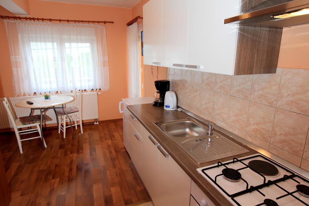 Vila Julija - Apartment & Rooms Otočac 外观 照片